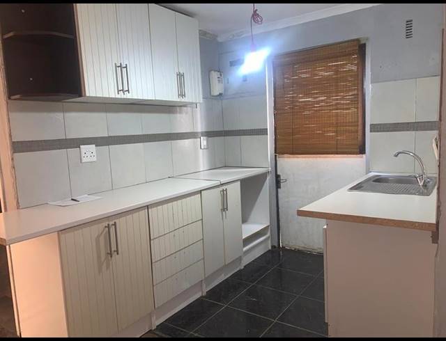 4 BEDROOM HOUSE FOR SALE IN WESTRIDGE